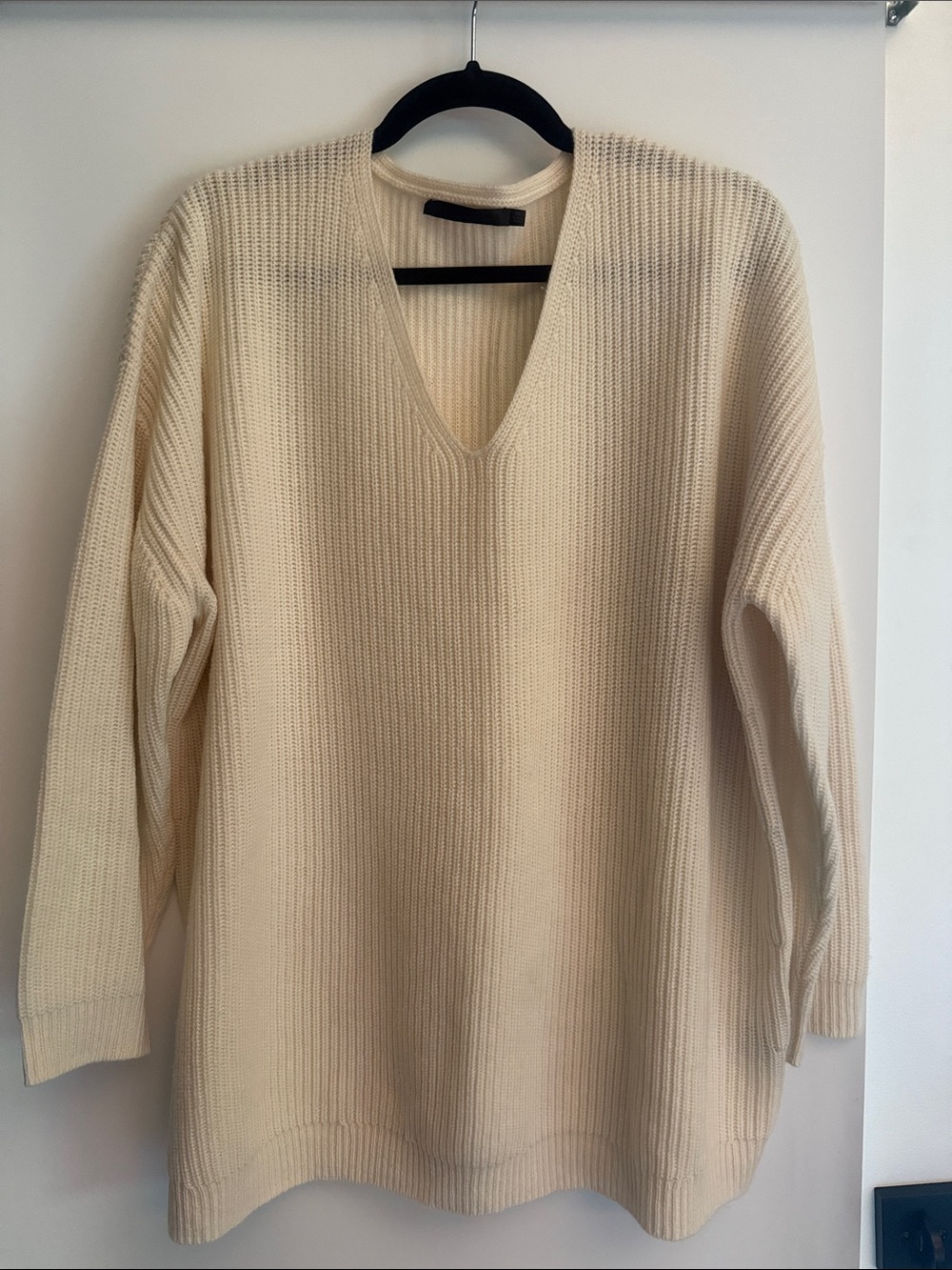 Jenni Kayne Cream V-Neck Ribbed Sweater